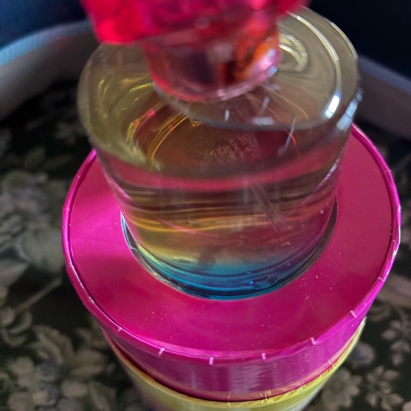 Bath & Body Works but  Among the Clouds
fragrance in the box, used once. - Picture 4 of 8